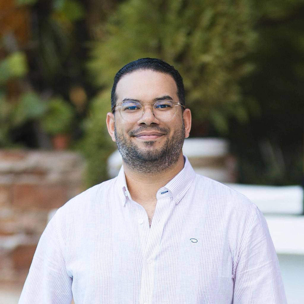 Jose Espinal, Industria Creativa